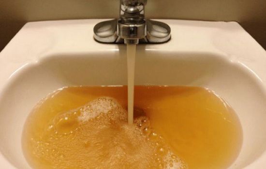 Nguồn gốc chính và tác hại của nước bị nhiễm phèn